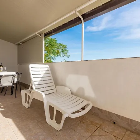 Apartmán In With Kitchen Vir