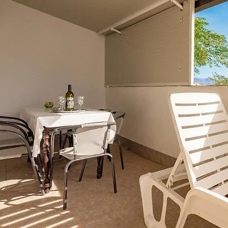 In With Kitchen Apartmán