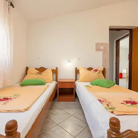 In With Kitchen Apartmán Vir