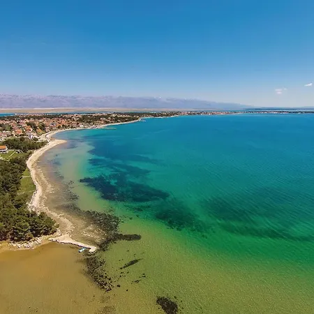 Apartament In With Kitchen Vir