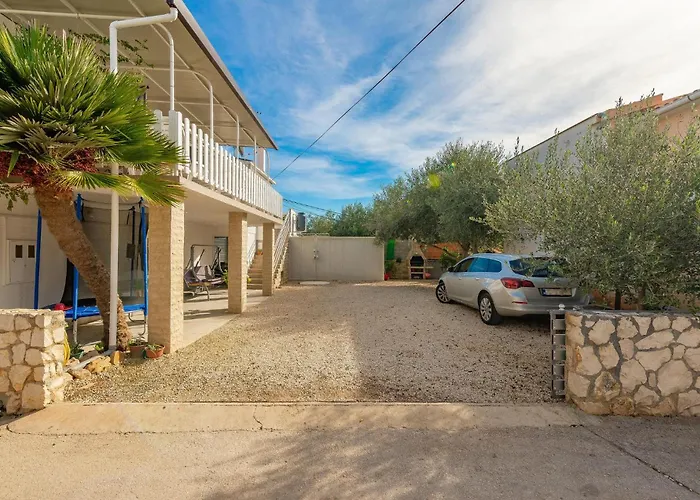 Apartament In With Kitchen Vir