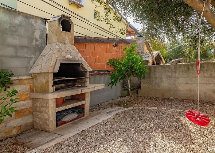 In With Kitchen * Vir