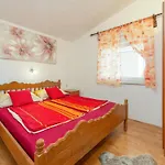 2 Bedroom Cozy In