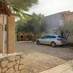 2 Bedroom Cozy In Apartamento