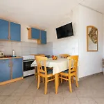 2 Bedroom Cozy In * Vir