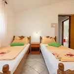 2 Bedroom Cozy In Apartamento Vir
