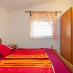 2 Bedroom Cozy In