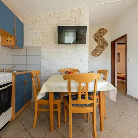 In With Kitchen